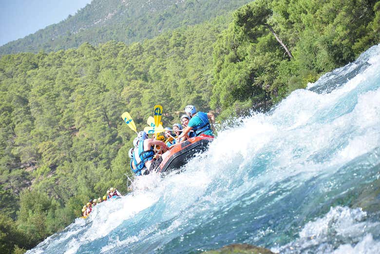Surcando los rápidos del río