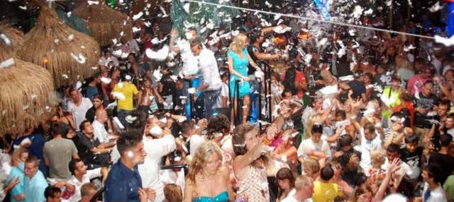 Pub Crawl por Alanya + Festa de barco