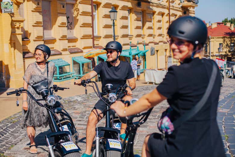 Visitando Kiev en moto eléctrica