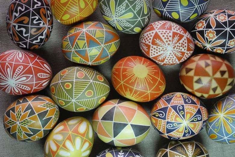 Oficina de pintura de ovos de Páscoa