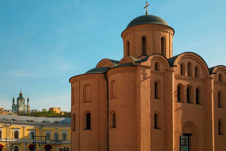 La iglesia Pyrohoshcha de la Madre Virgen