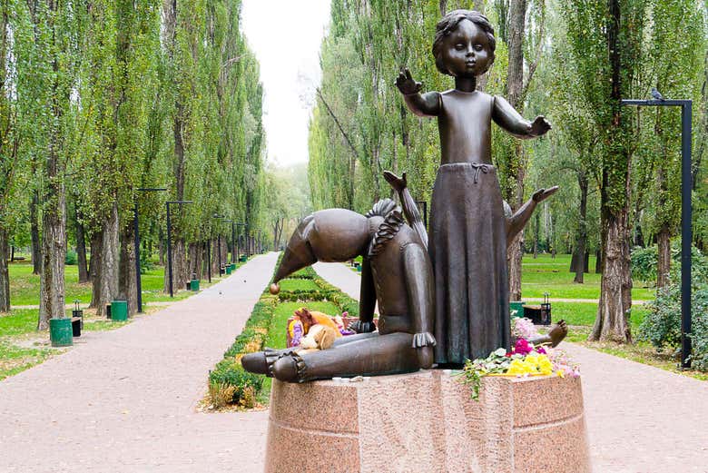 Monumento a los niños judíos en Babi Yar