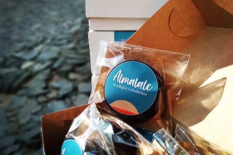Una caja de alfajores