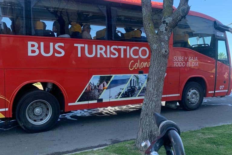 Autobús en el que viajaréis