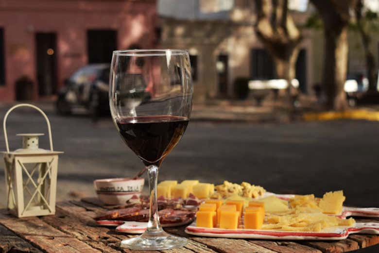 Dégustation de vins et de fromages à Colonia del Sacramento