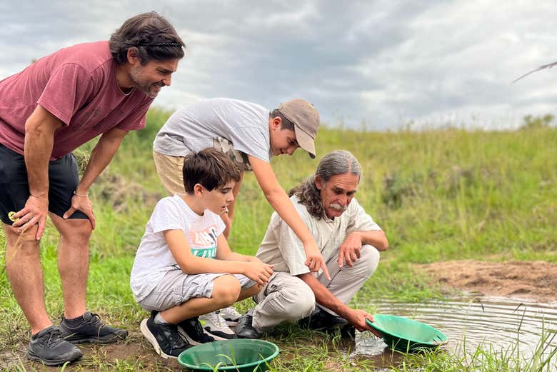 Vamos nos tornar garimpeiros ao lado de um especialista local