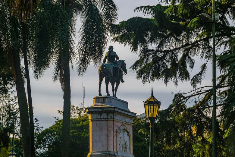 Visitando la pintoresca Plaza Zabala