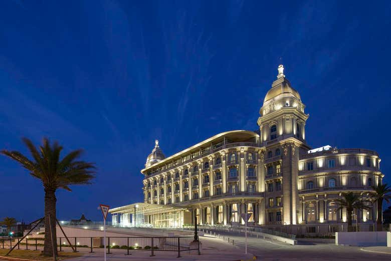 Hotel Casino Carrasco al atardecer