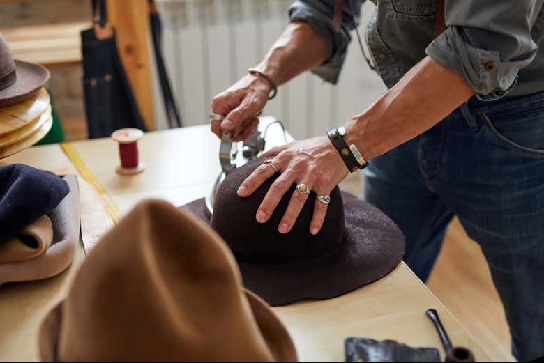 Repassage des chapeaux