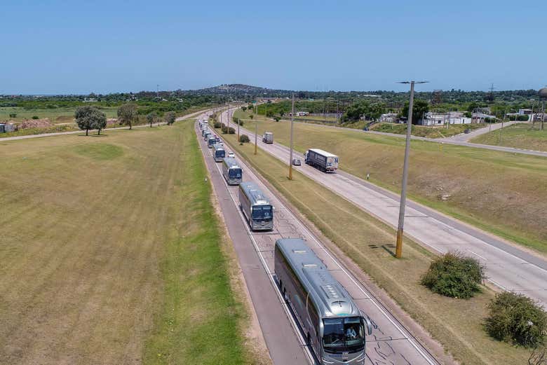 Viajando en autobús a Colonia desde Montevideo