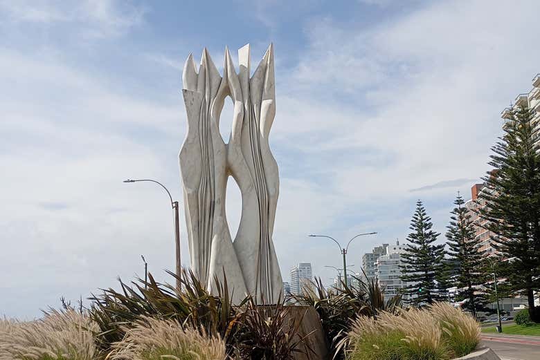 Escultura "Luz y Energía de Punta del Este"