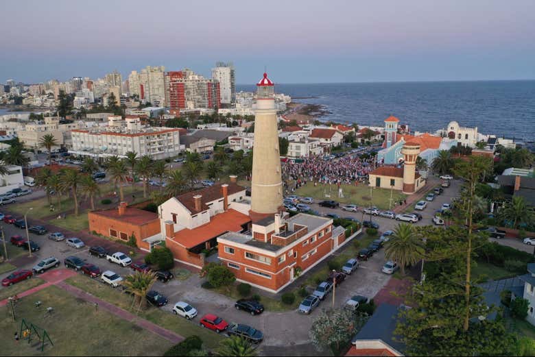 O emblemático Farol de Punta del Este