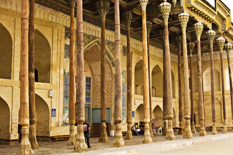 Mezquita de Bolo Khauz