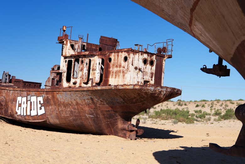 Uno de los barcos abandonados