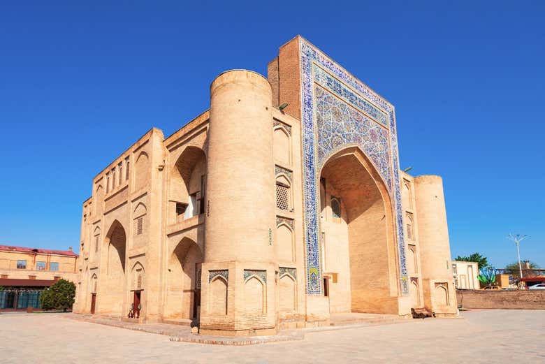 Museo Nadir Divan Begi, nel complesso Lyabi-Khauz