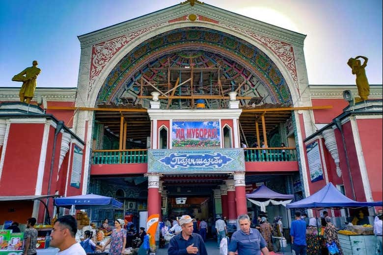Entrada del mercado Panjshanbe