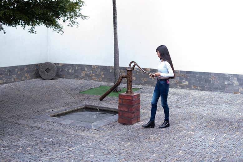 Ancienne pompe à eau de la Casa del Libertador