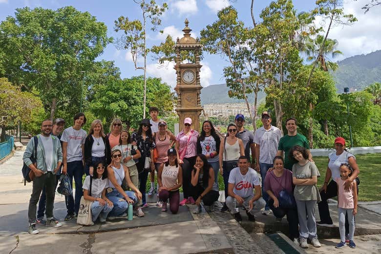Posando en la plaza del Reloj