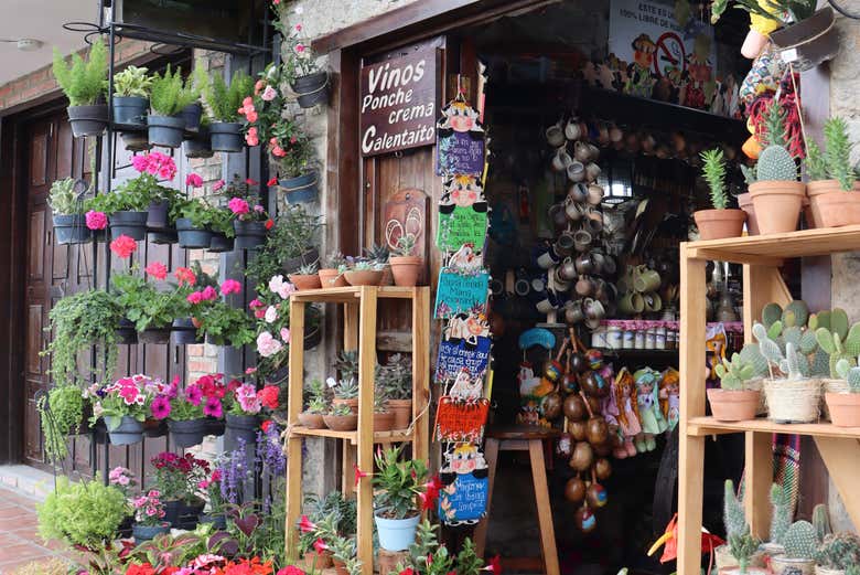 Enjoy the traditional neighborhood of Galipan