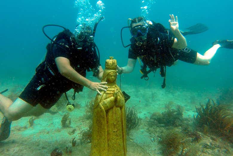 Find treasure in the water