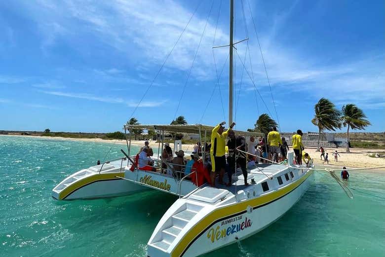 Catamarán en el que viajaremos