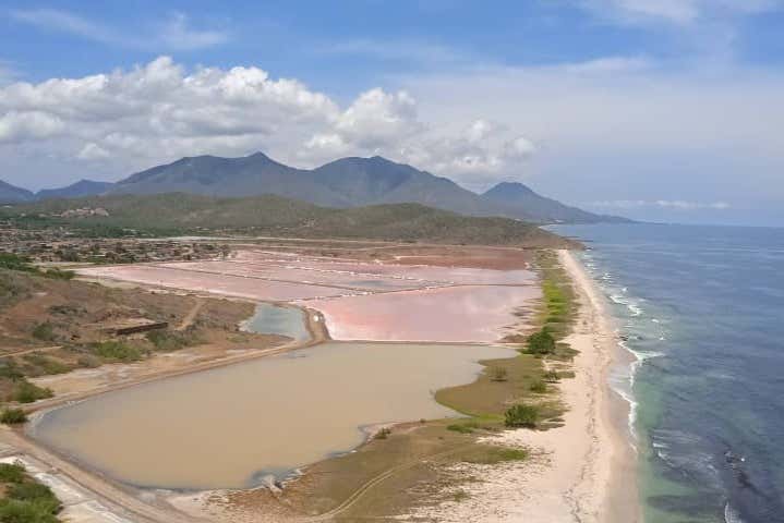 Vistas aéreas de la playa los Cocos