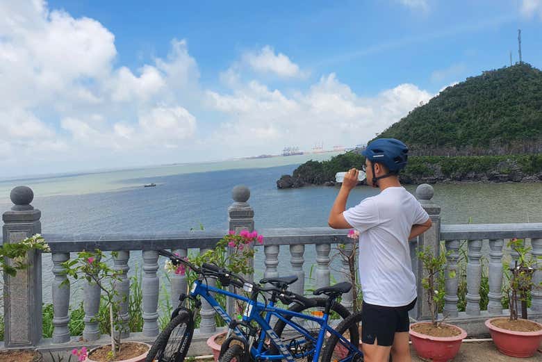 Profitez de la vue sur la baie de Lan Ha