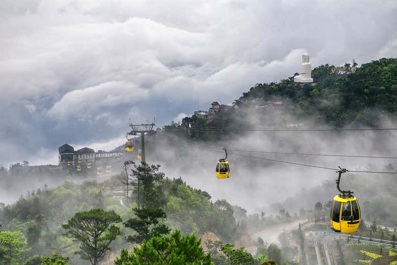 Da Na Hills Cable Cars