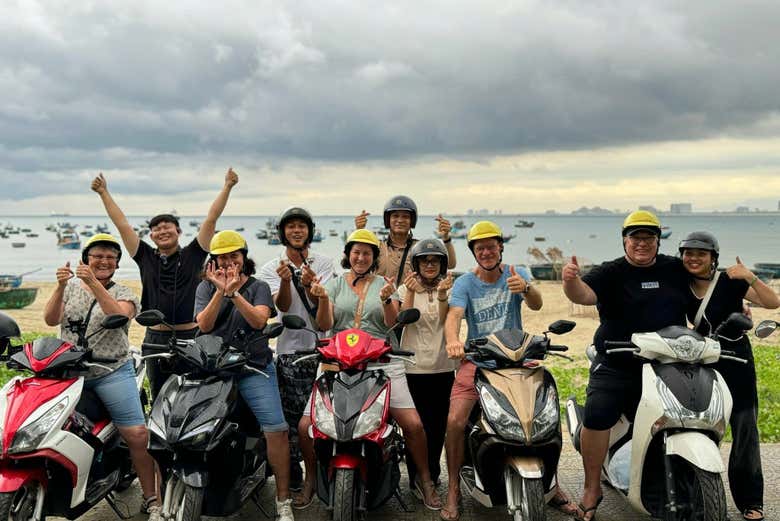 ¡Momento foto durante el tour en moto por Da Nang!