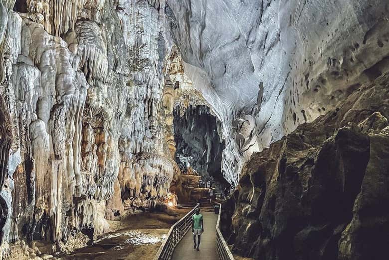 À l'intérieur des grottes