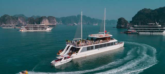 Cruzeiro pela baía de Lan Ha