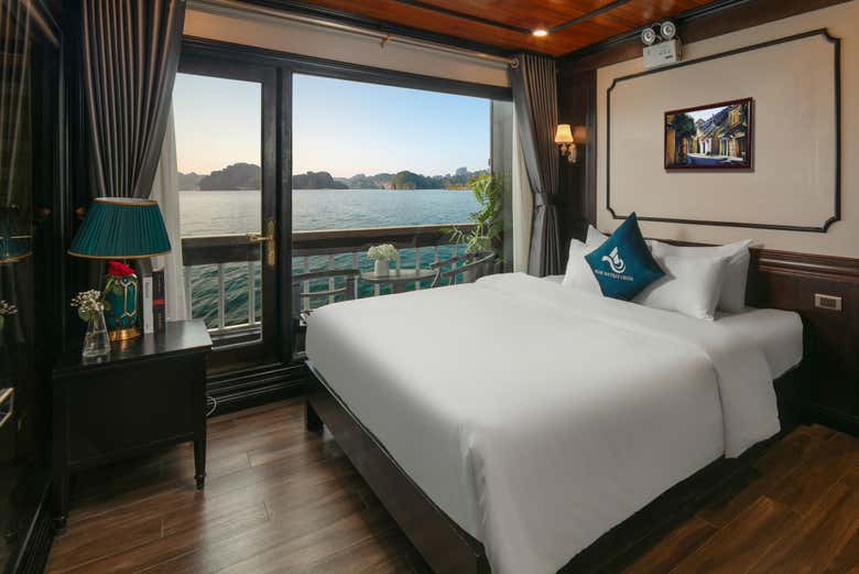 Quarto do cruzeiro na baía de Ha-Long