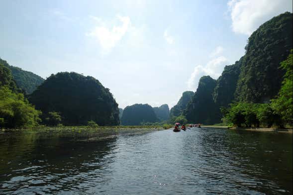 Hoa Lu and Tam Coc Full-Day Tour