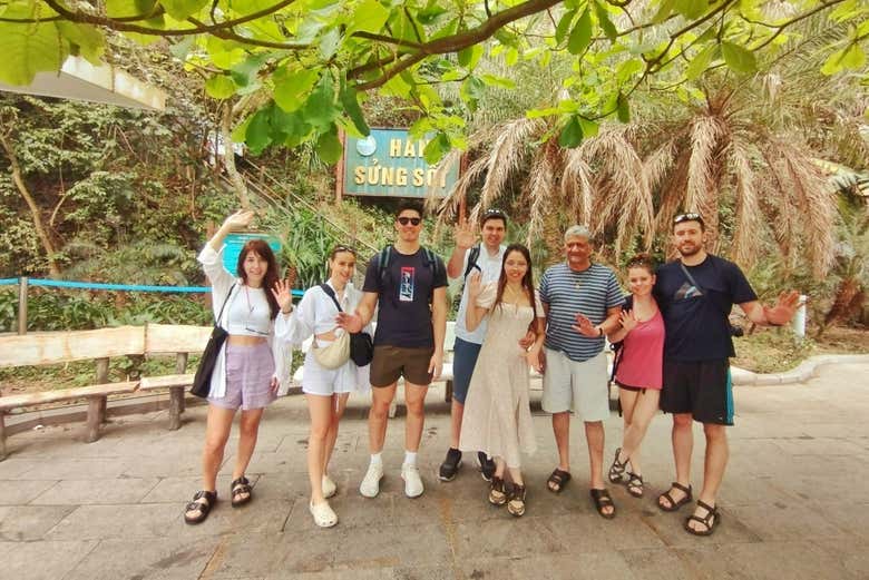 Ilo gruppo durante il tour della baia di Ha Long