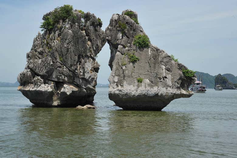 The rock formations of Halong Bay