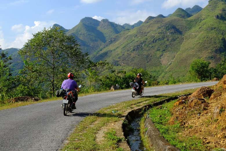 Rota de moto por Du Già