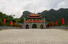 Excursión a Ninh Binh: Hoa Lu, Mua Cave y Reserva Natural de Van Long