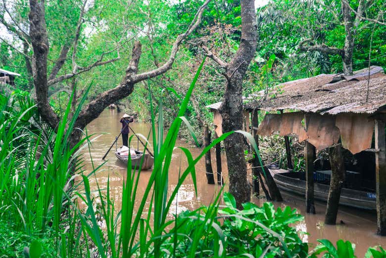 Barca tradizionale sul fiume Mekong