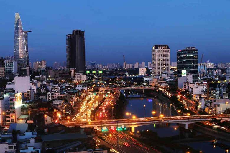 Vistas de la ciudad por la noche