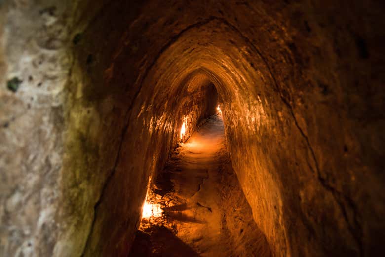 Percorrendo gli stretti corridoi dei tunnel