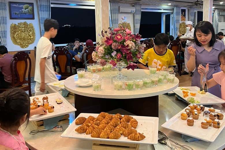 Buffet cruise