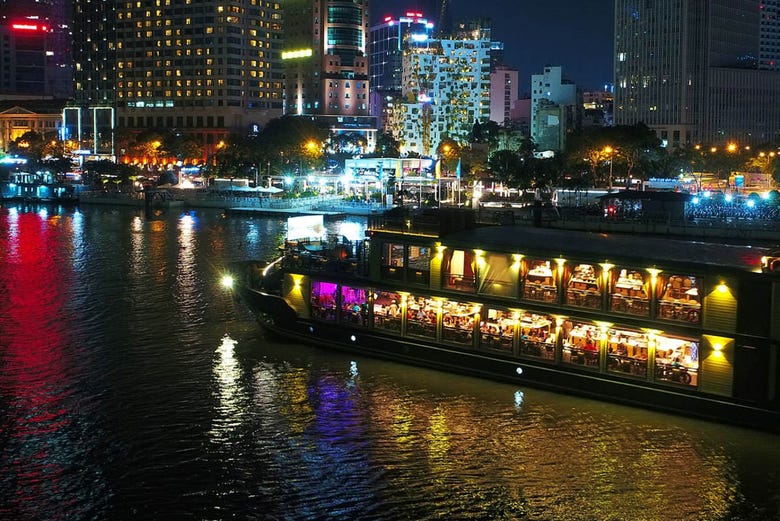 Croisière nocturne sur la rivière Saigon