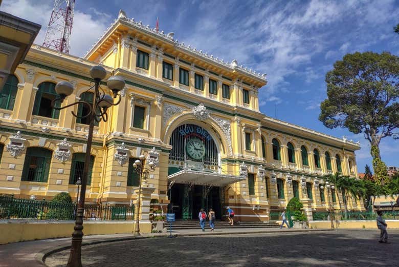 Admiraremos el edificio de Correos en Ho Chi Minh