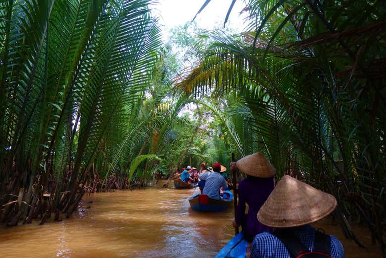 Tradicionales barcas en el Mekong
