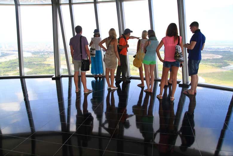 En la plataforma de observación del Saigon Skydeck