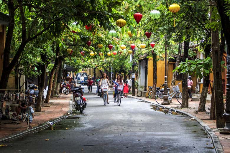 Fazendo uma rota de bicicleta por Hoi An