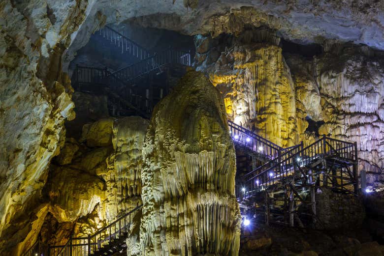 Recorrido por las cuevas de Phong Nha