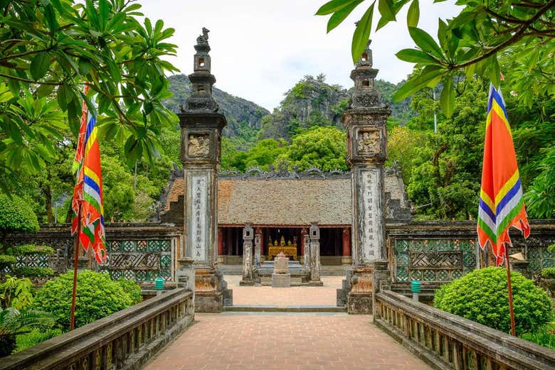 Templo en la ciudad de Hoa Lu