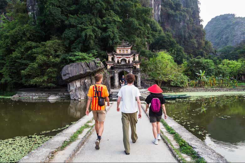 Visitando el complejo de templos de Ninh Binh