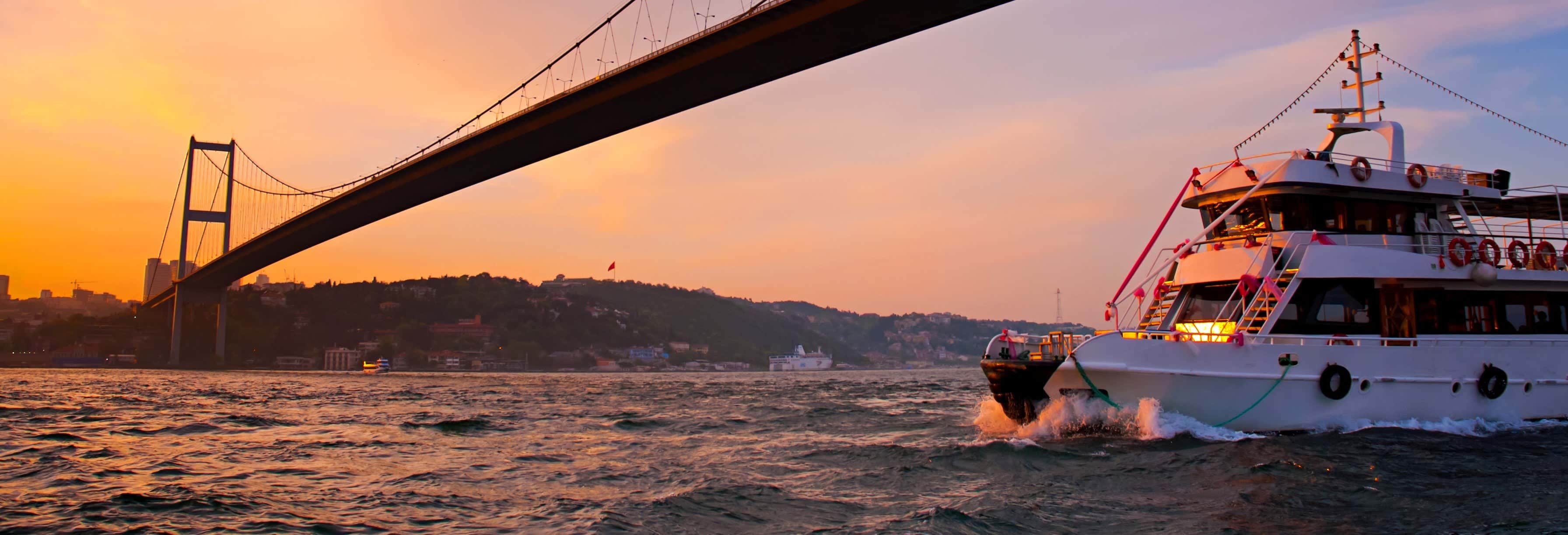 Crucero por el Bósforo al atardecer